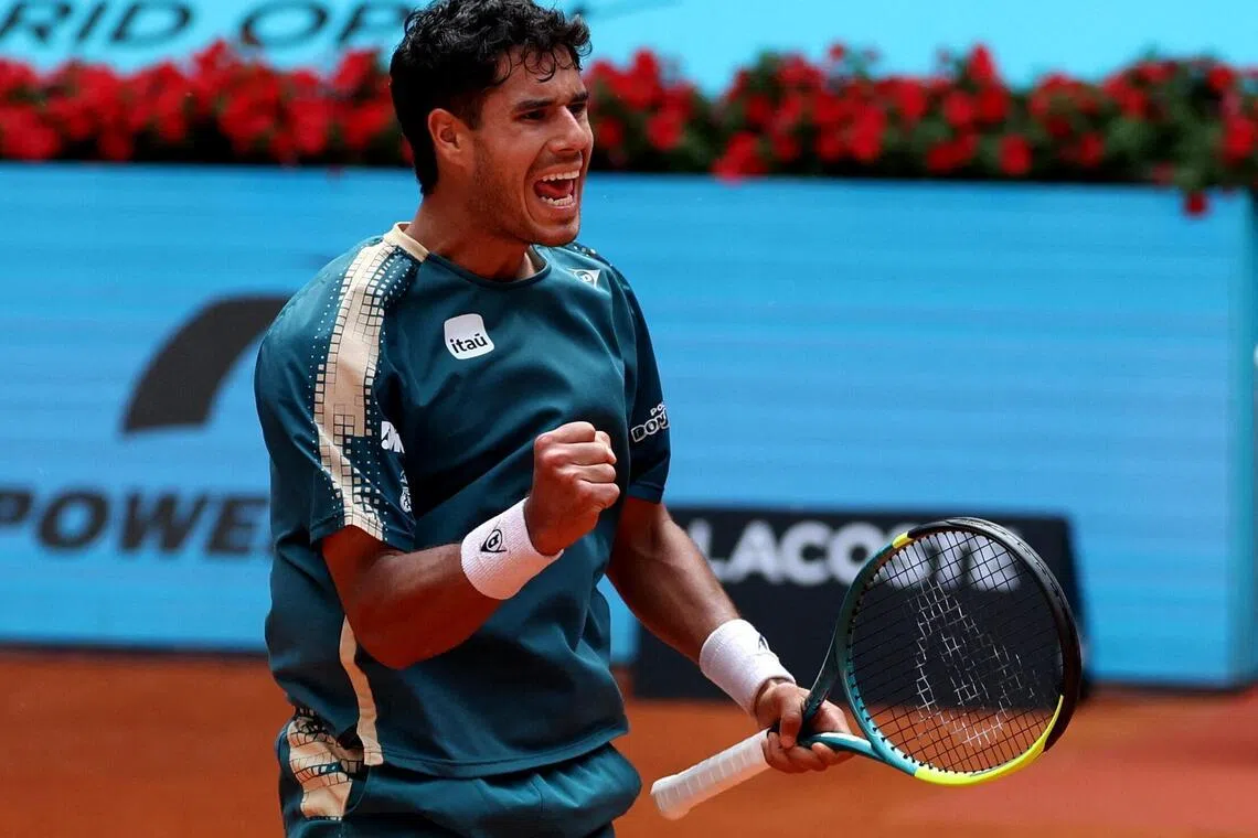 上个月首次跻身世界前100的巴拉圭资格赛选手巴列霍爆冷打败前世界第三的保加利亚老将迪米特洛夫，晋级马德里公开赛次轮。&nbsp;（路透社）