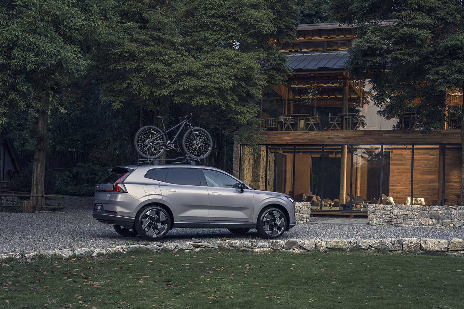 99年安全哲学再进阶 沃尔沃EX90/ES90纯电双旗舰预售价42.99万元起