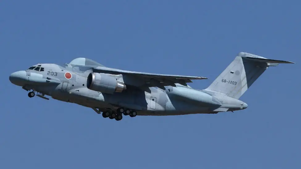 今年3月17日，日本川崎重工研发的EC-2电子战机成功完成首飞。