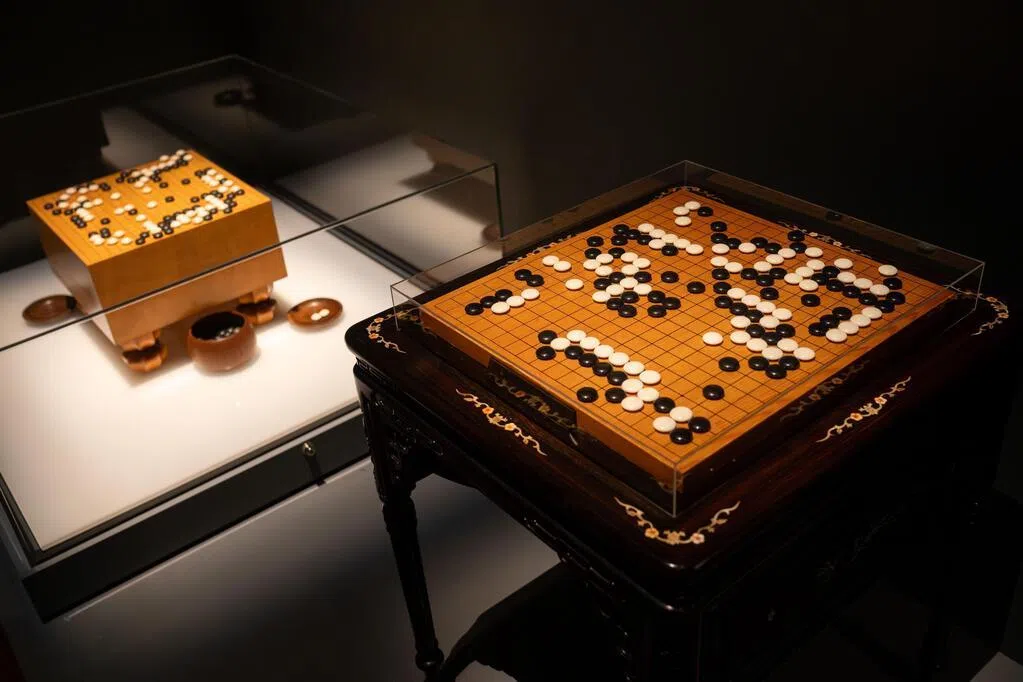 亚洲文明博物馆接收围棋协会捐赠的聂卫平对弈棋盘