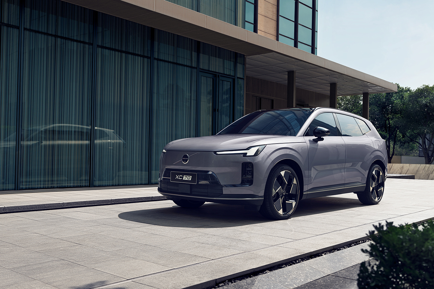 99年安全哲学再进阶 沃尔沃EX90/ES90纯电双旗舰预售价42.99万元起