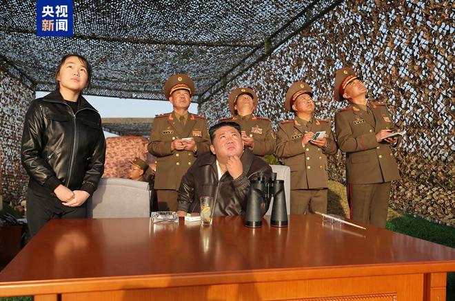 金正恩现场观看朝鲜地对地战术弹道导弹试验发射