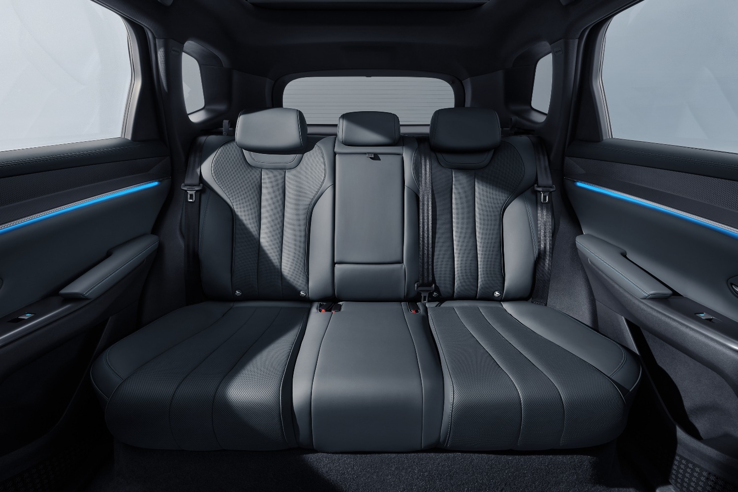 纯电续航301km 比亚迪宋Pro DM-i飞驰版限时优享价9.99万元起