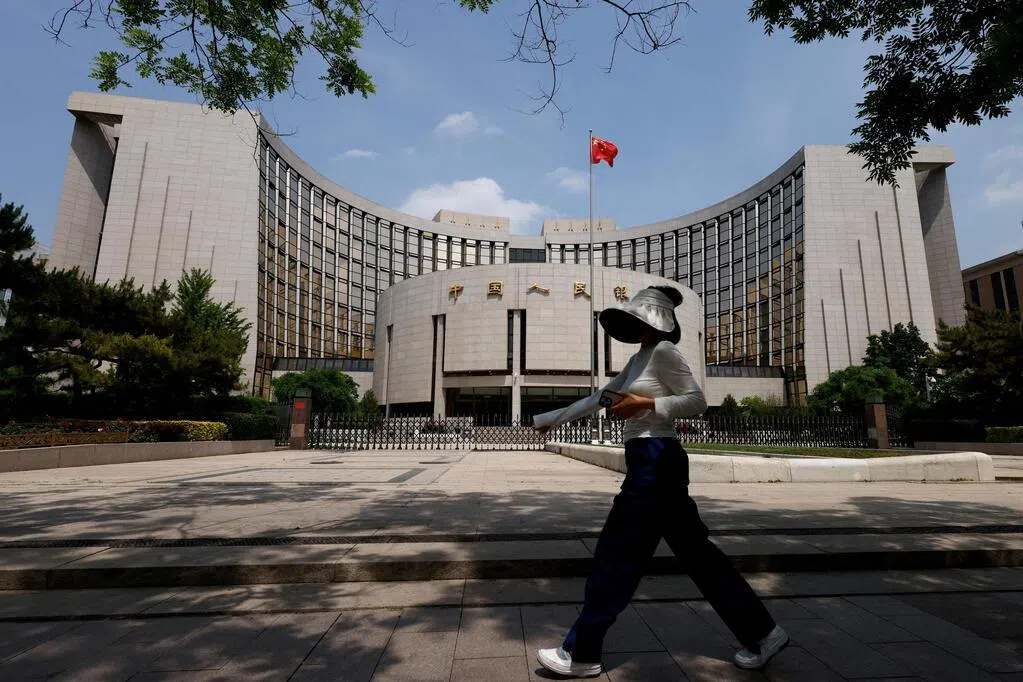 政治局会议未提及降准降息措施 业内预测中国或延后至明年初调整利率
