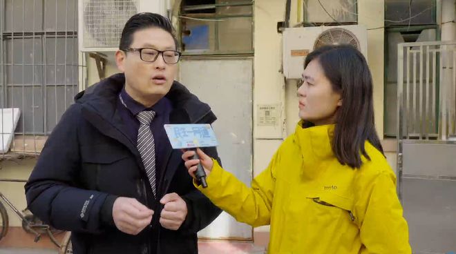 小区楼栋加装电梯只到1个楼层!这家住户有实力?真相出人意料,网友:是个省钱思路