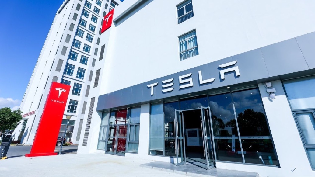 特斯拉AI4芯片升级版由三星代工 马斯克预告明年年中投产