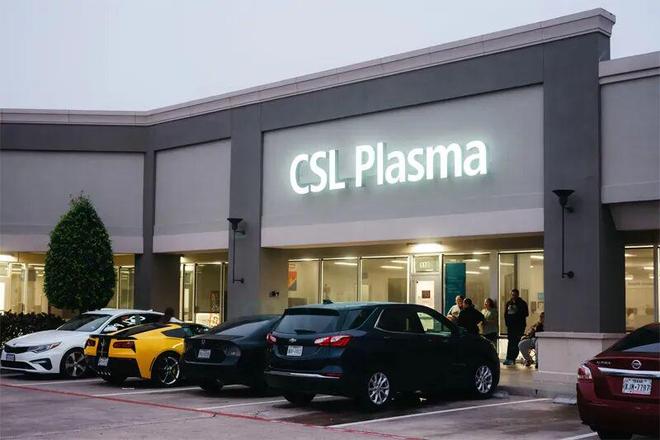 不想掉下斩杀线！大批美国中产，为了“回血”先卖血