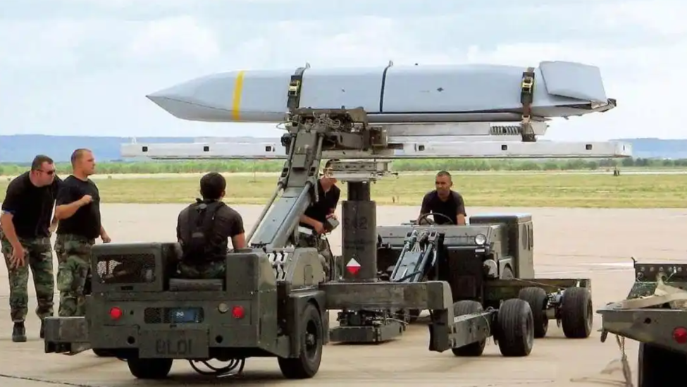 美军可能全面动用JASSM-ER导弹应对中东紧张局势