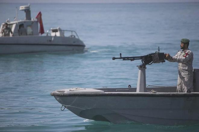 为了阻止伊朗发展“大规模杀伤性武器”,美国亲手给伊朗递过去两件“大规模阻断性武器”