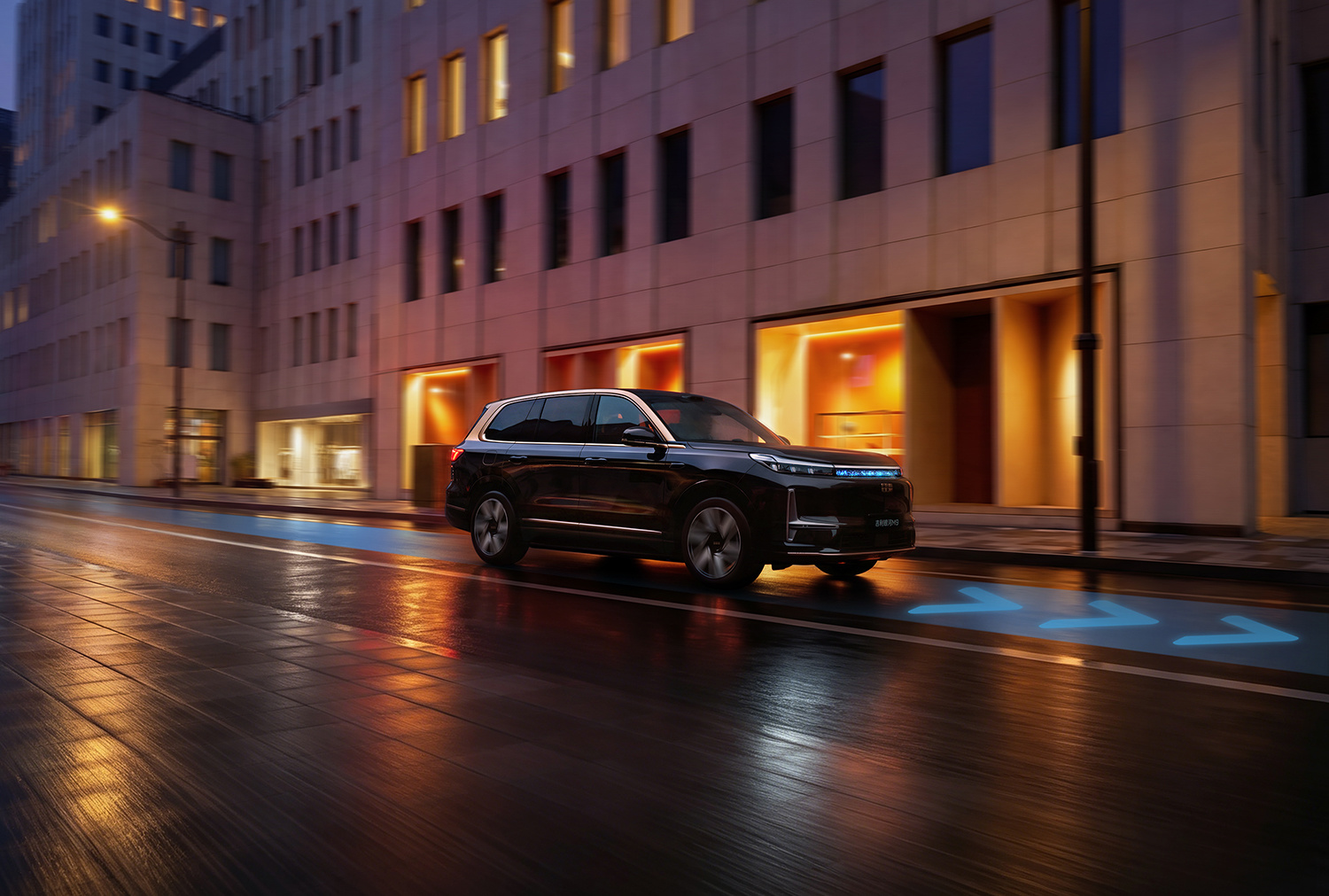 配千里浩瀚H7智驾方案 吉利银河M9黑金智曜版限时先享价25.98万元