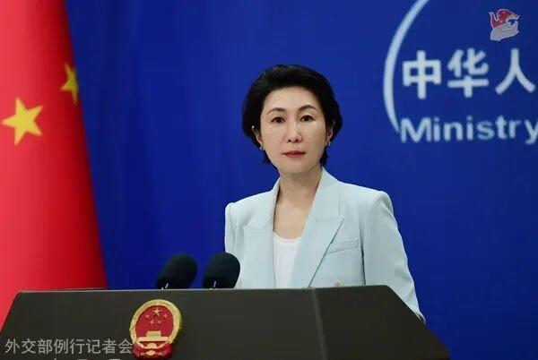 外交部回应菲律宾擅自更改南沙群岛部分岛礁名称：强烈反对