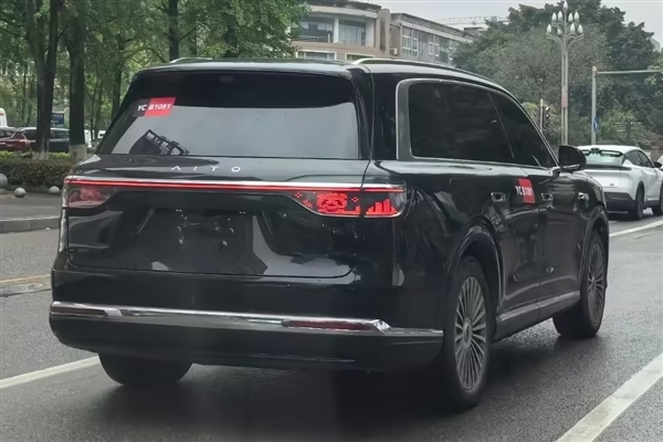 电池容量暴增 新款问界M9实车曝光:比老款硬朗太多