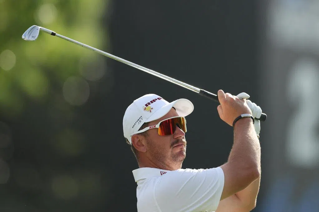 赫伯特正式加盟LIV高尔夫 莲花城公开赛冠军争夺升温