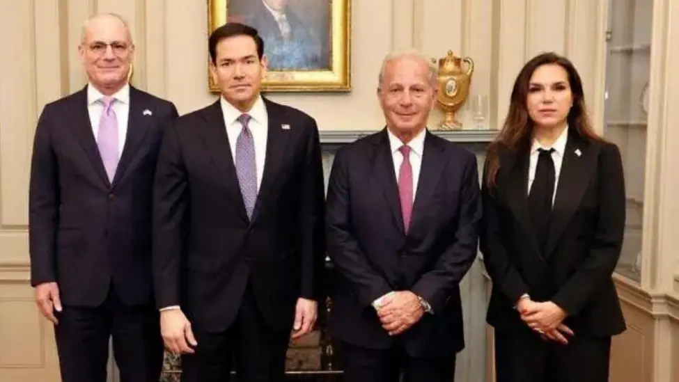 从左至右：以色列驻美大使耶希尔·莱特、美国国务卿马可·卢比奥、美驻黎巴嫩大使米歇尔·伊萨、黎巴嫩驻美大使娜达·哈马德·穆阿瓦德。