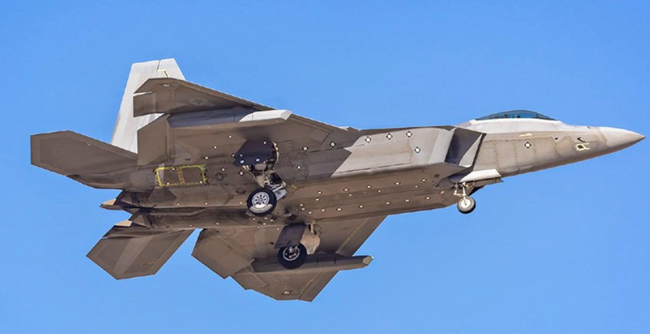 美国空军一直寻求提升F-22A战机的作战能力。