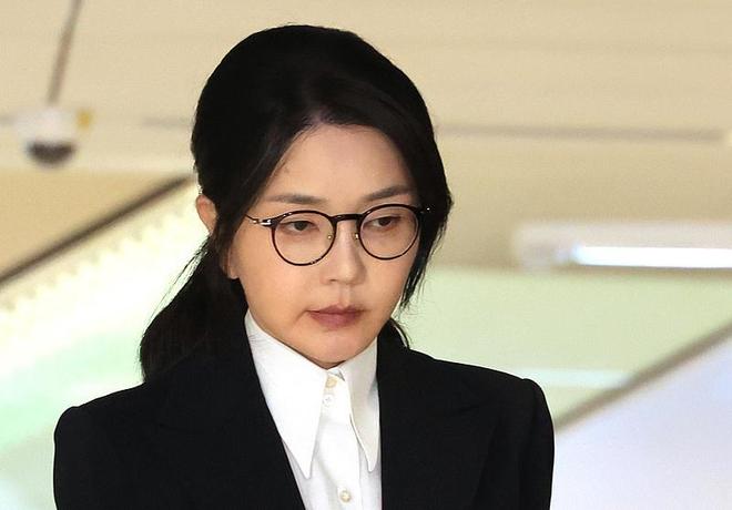 金建希因操纵股市与受贿罪在二审中被判四年有期徒刑
