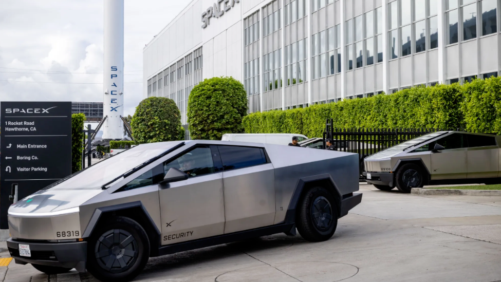 SpaceX成大客户：马斯克旗下企业吸单 特斯拉Cybertruck销量揭秘