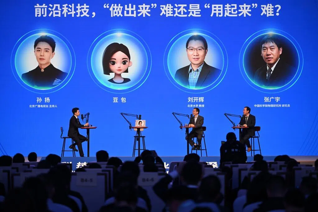 国内媒体报道:荣耀正与字节跳动探讨豆包手机项目合作事宜