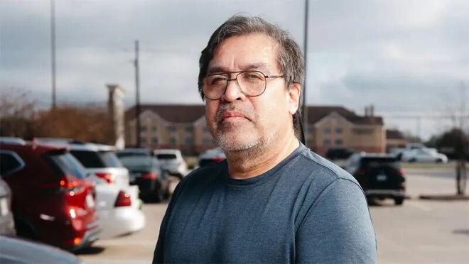 不想掉下斩杀线！大批美国中产，为了“回血”先卖血