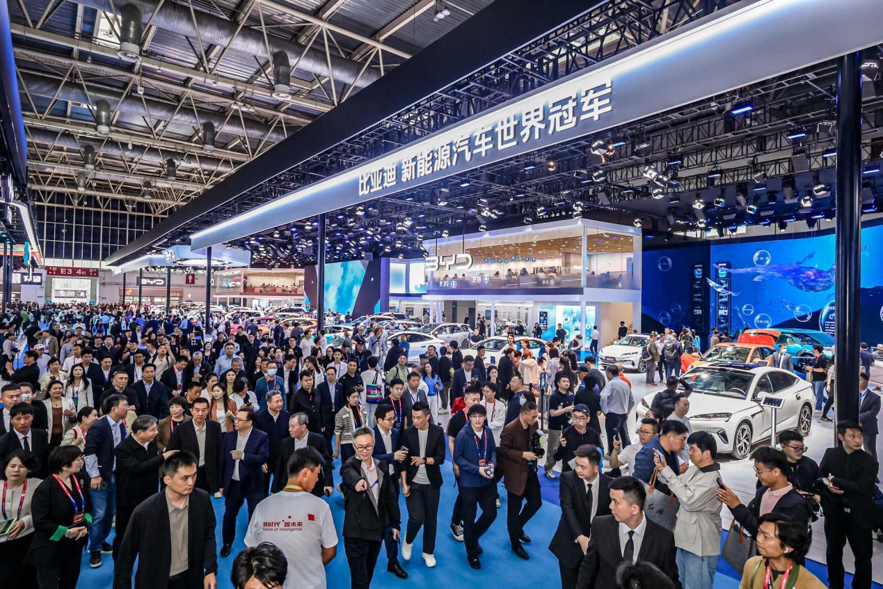 比亚迪宋Pro DM-i 飞驰版登陆市场 售价低至9.99万元 北京车展首发亮相