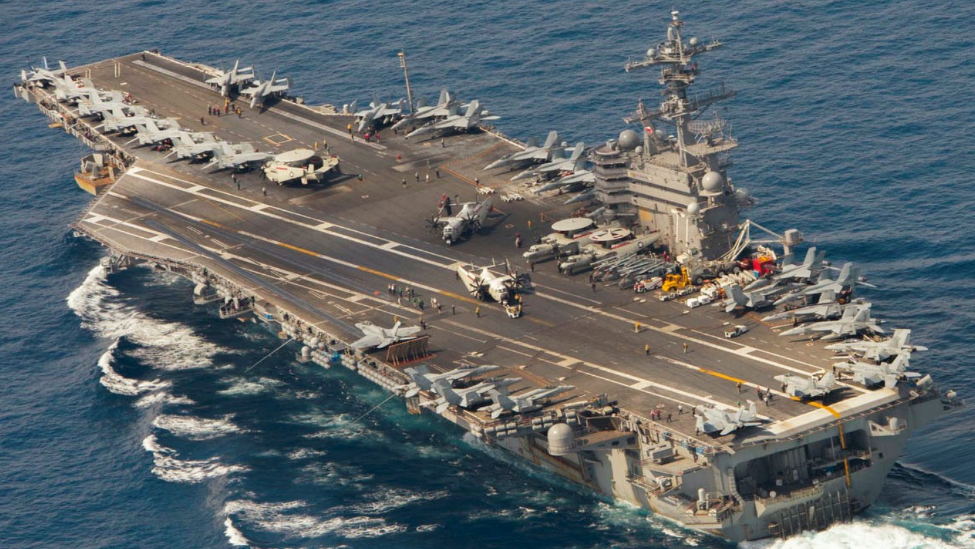 美军“布什”号航母罕见经好望角驶向中东地区