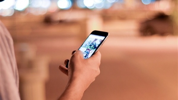 现代人每日玩手机消耗多少体力 AI计算结果令人震惊