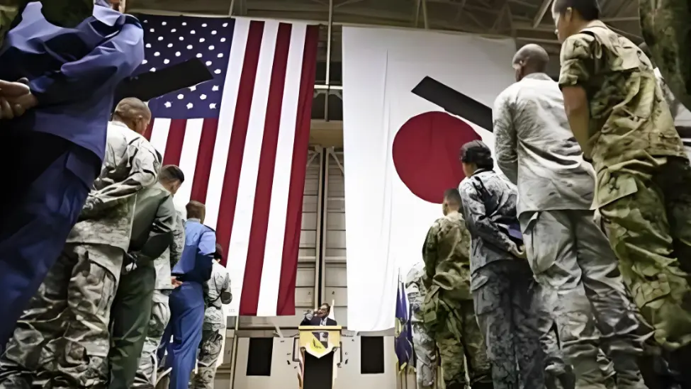 作为美军对伊朗军事行动的一部分，来自冲绳嘉手纳空军基地的美国空军人员已经被部署在“危险之中”。