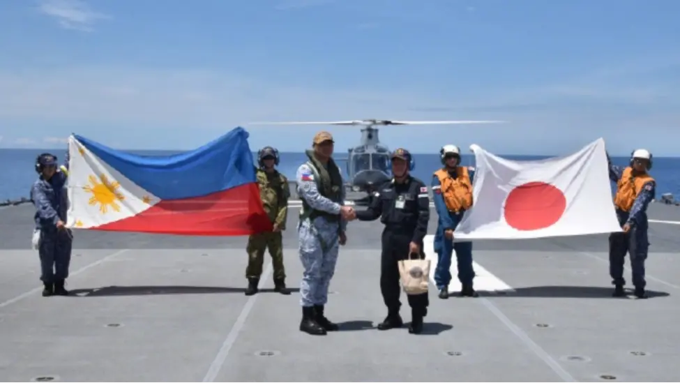 近日，日本与美国、菲律宾等国“盾牌”联合军事演习引发高度关注。