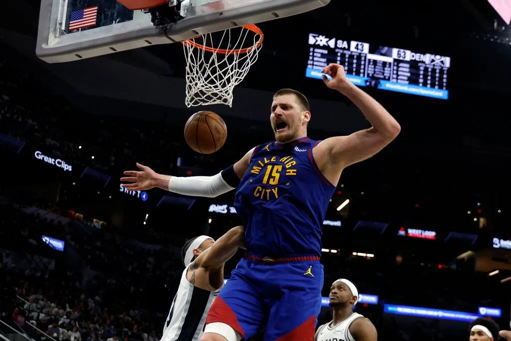 NBA常规赛落幕战 金块击败马刺稳居西部第三