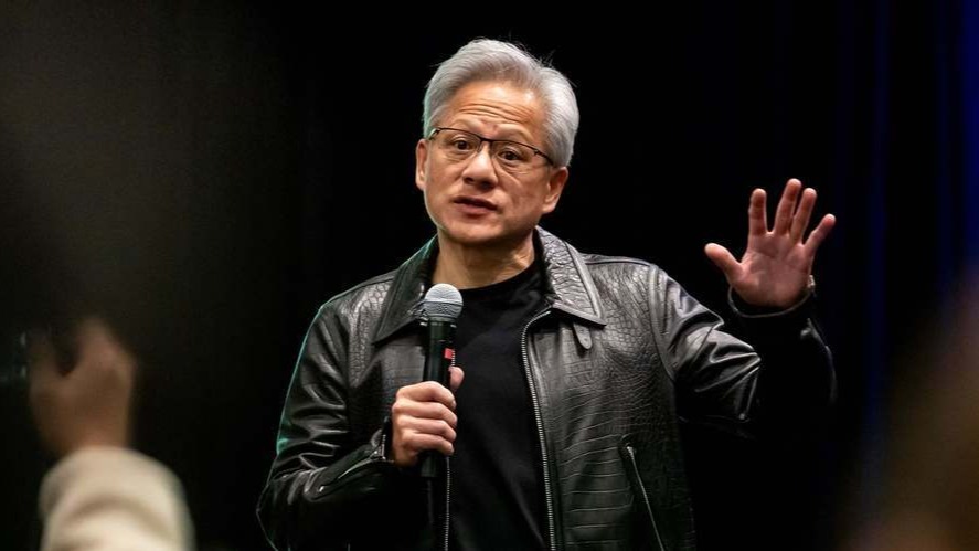 黄仁勋谈AI：并非威胁而是机遇，不会大规模取代工作岗位