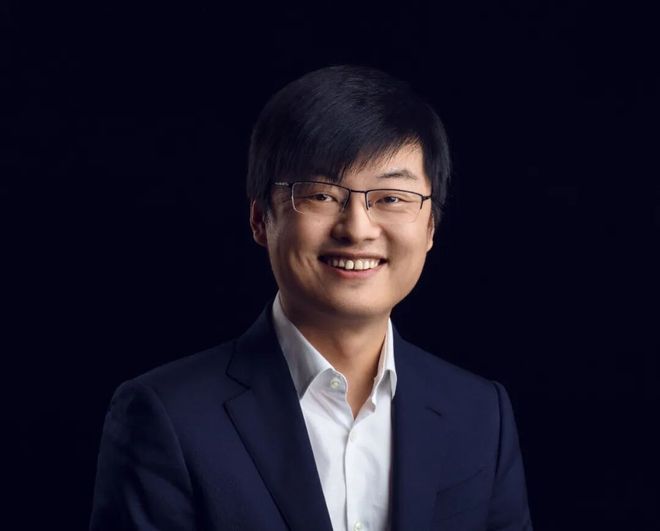 范凌谈转型：在人工智能时代，告别过去的自我是必然选择