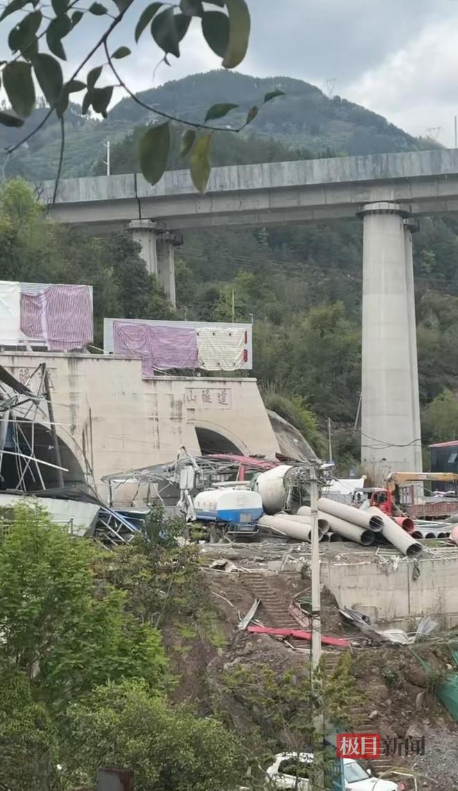实地走访“隧道爆炸事故”现场:村民讲述爆炸声震耳欲聋烟雾浓重,周边建筑受损,邻近隧道因发现煤层与瓦斯问题已被迫停工多时