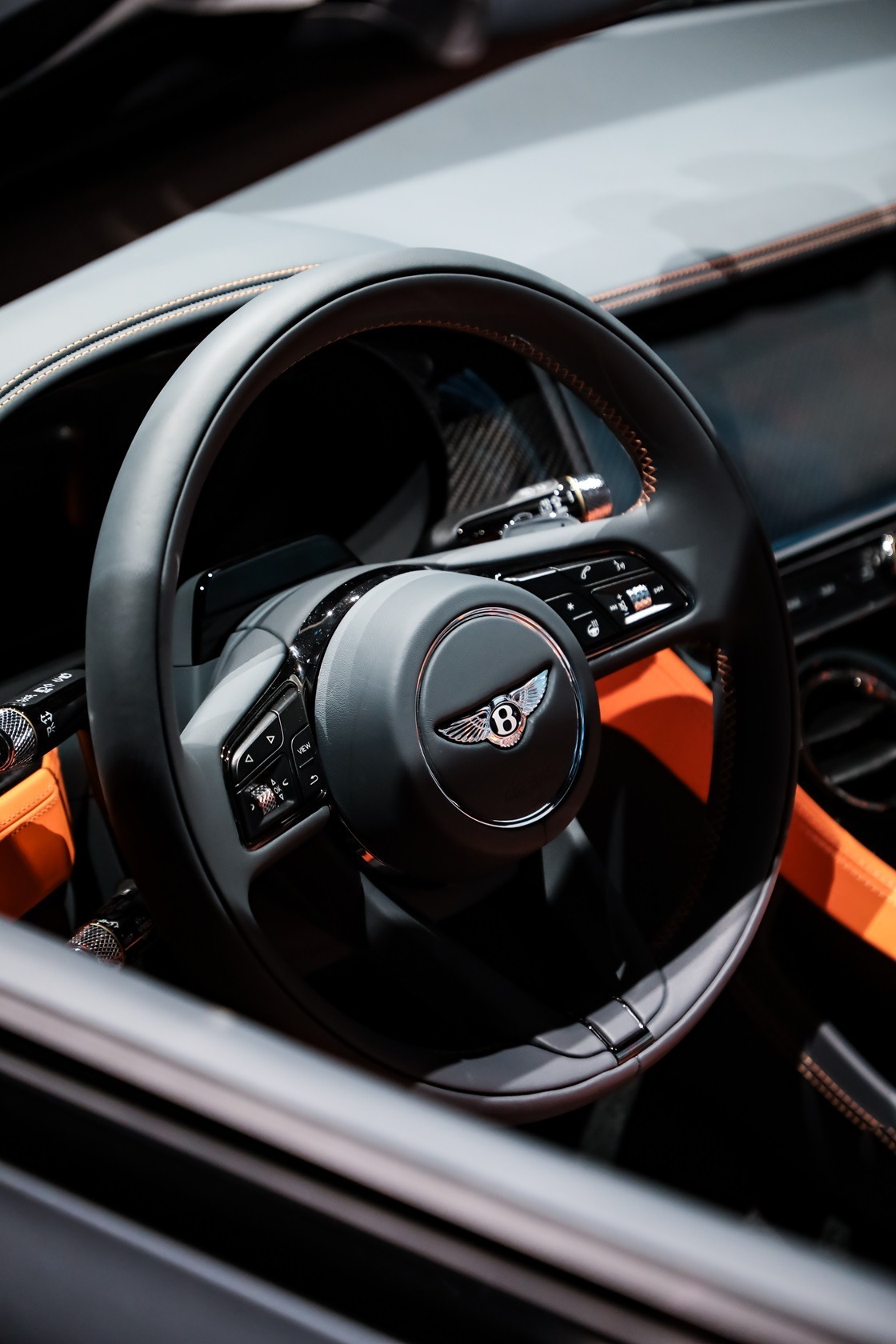 搭载高性能混动系统 宾利新欧陆GT敞篷版S在华首秀