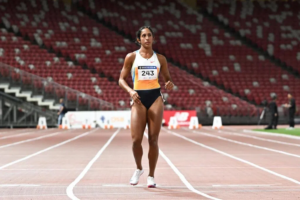 新加坡田径赛拉开帷幕 路易斯卫冕失利 珊蒂意外退场因伤