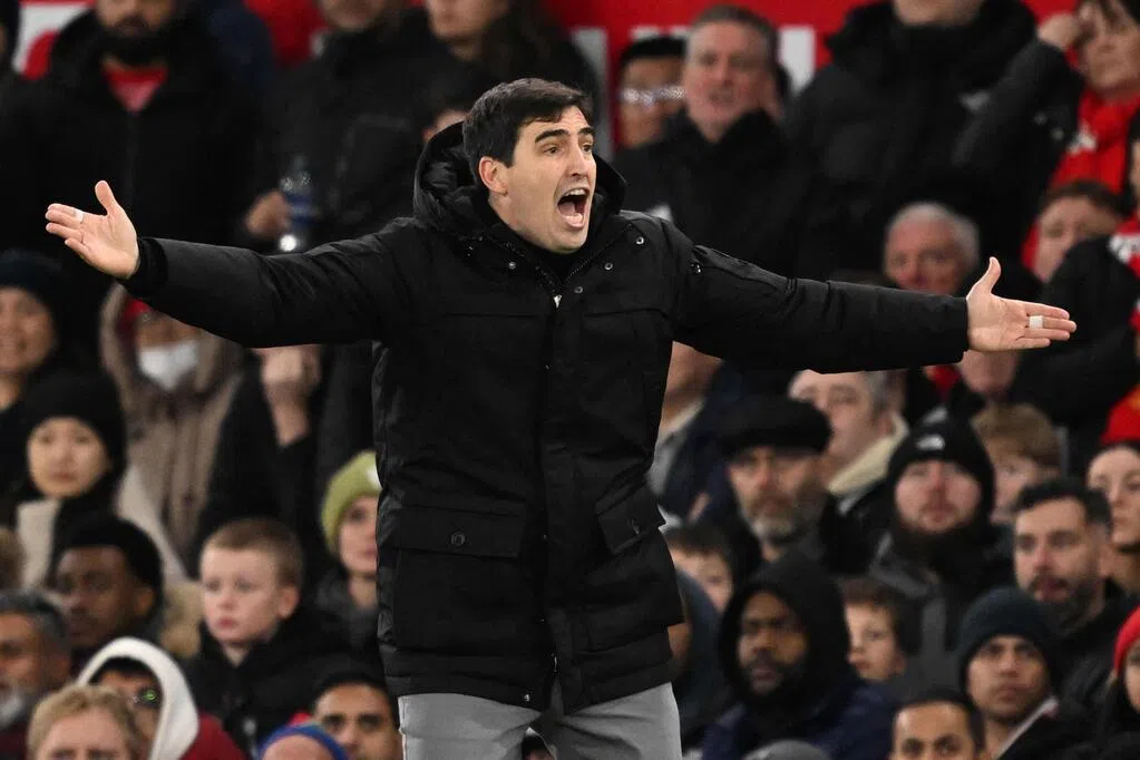 伯恩茅斯主帅伊拉奥拉宣布赛季结束后离开球队庆祝胜利后