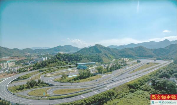 百家企业争相试飞全新低空服务系统