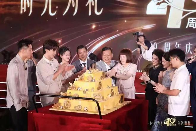 从“诸暨人结婚都用”到“少爷带货”,一个“私生子”传言,为什么让毛巾大王坐不住?