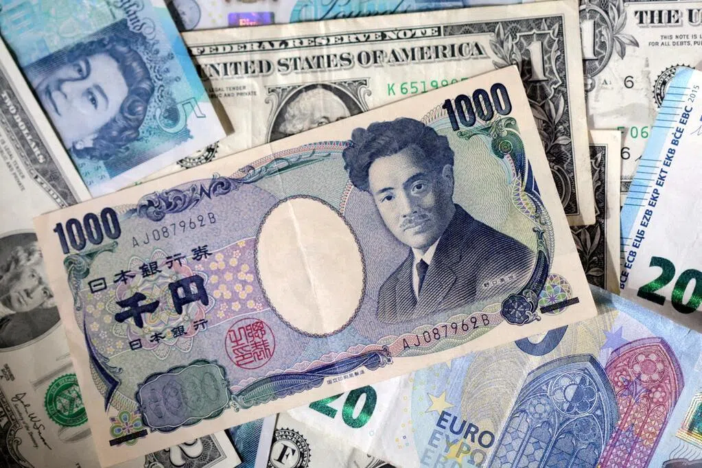 美元兑日元汇率下跌至155 日媒称日本政府或出手干预外汇市场