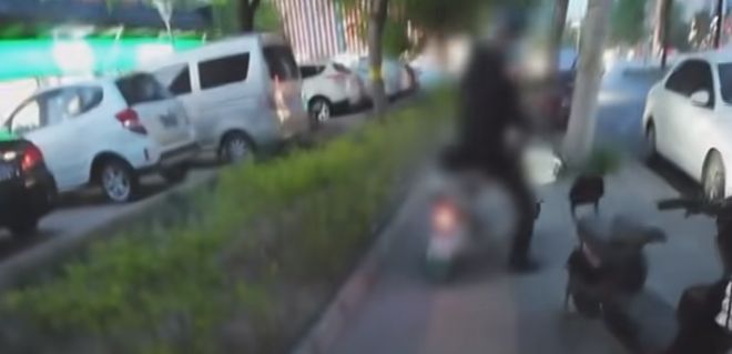 曾为摆拍“盲道被撞”盲人女孩拍写真的摄影师：拍照是为了让她自信，希望她能吸取教训