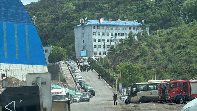 痛心!山西煤矿事故已致90人死亡,知情矿工:矿上三班倒作业,事发时中班下矿,矿工主要是沁源和沁县人