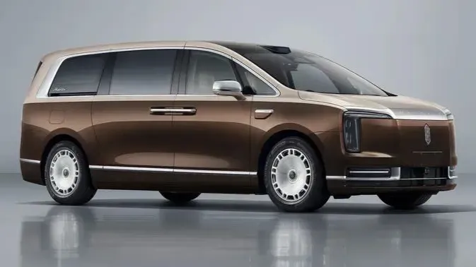 鸿蒙智行尊界首款MPV车型V800申报,车头大logo、双拼色吸睛