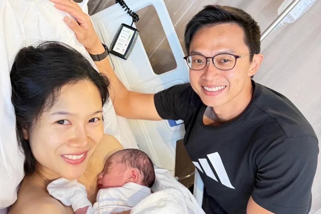 雄狮友谊赛迎战蒙古前夕 主帅李斯平喜获麟儿