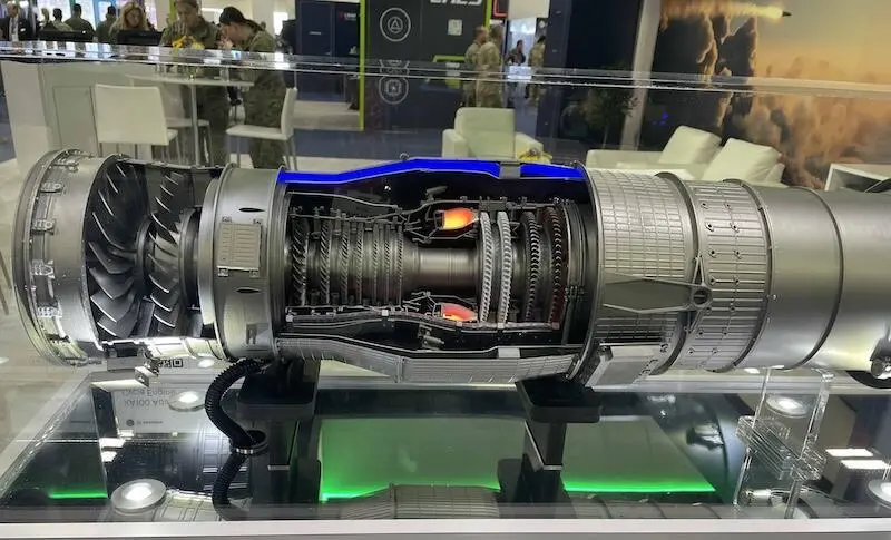 XA102发动机样机