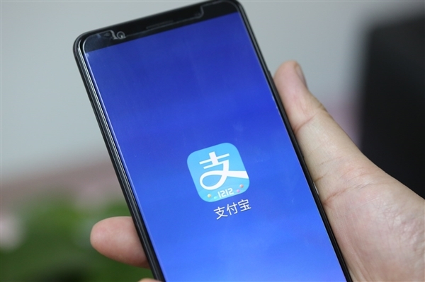 一次指令自动下单!支付宝AI付解锁淘宝代买 三步就能低价帮抢