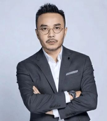 担任电影《监狱来的妈妈》出品人,汪涵发声明致歉:未进行充分尽职调查,疏忽之下同意挂名,未参与影片投资,已与片方解除一切关联