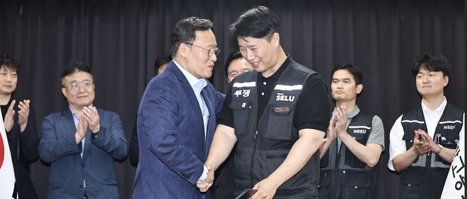 巨头内讧了:AI团队奖金拿百万,其他员工三万,相差100倍