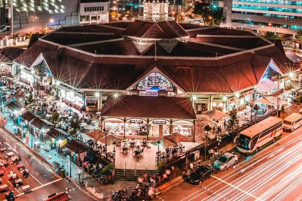 世界杯赛事直播入驻老巴刹 夜间摊位全天候服务观众