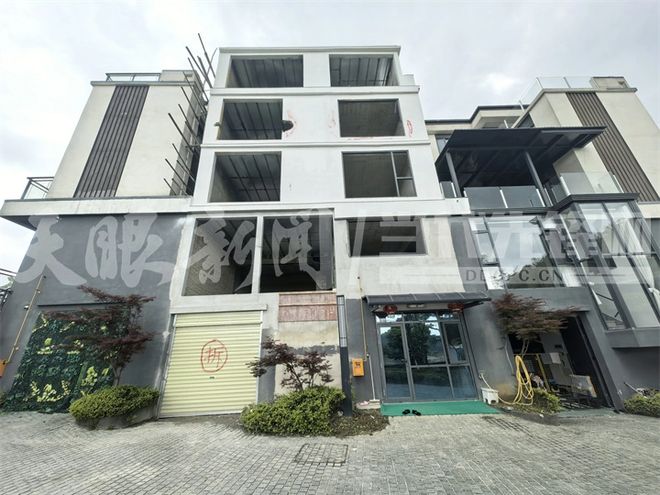 贵州一小区现违建别墅!业主反复投诉,房屋越建越高,有关部门回应